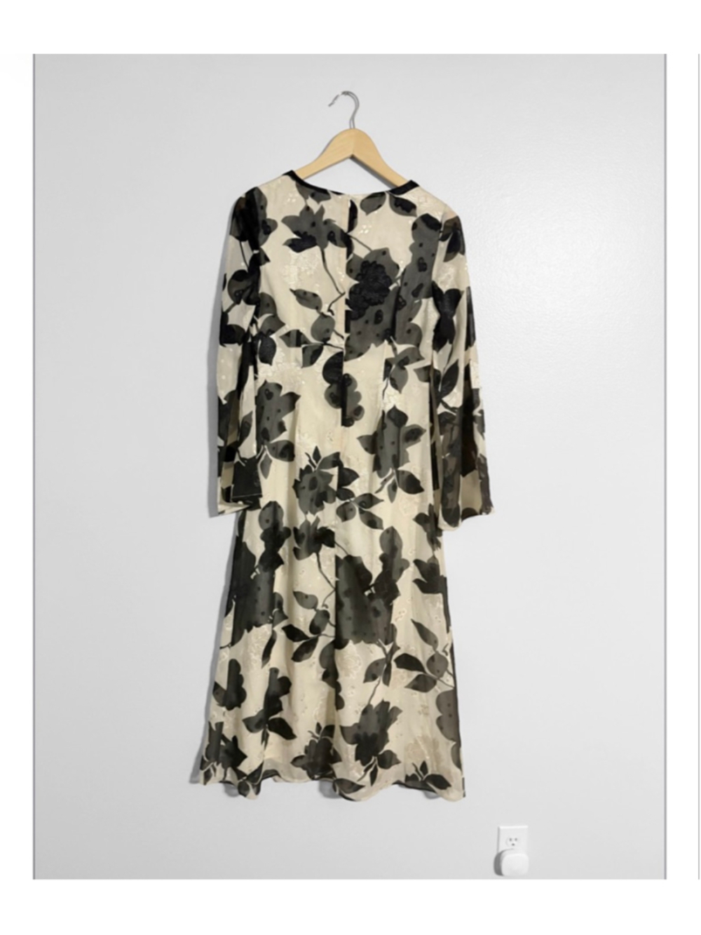 Anewsta New Floral Maxi Dress - Picture 3 of 5